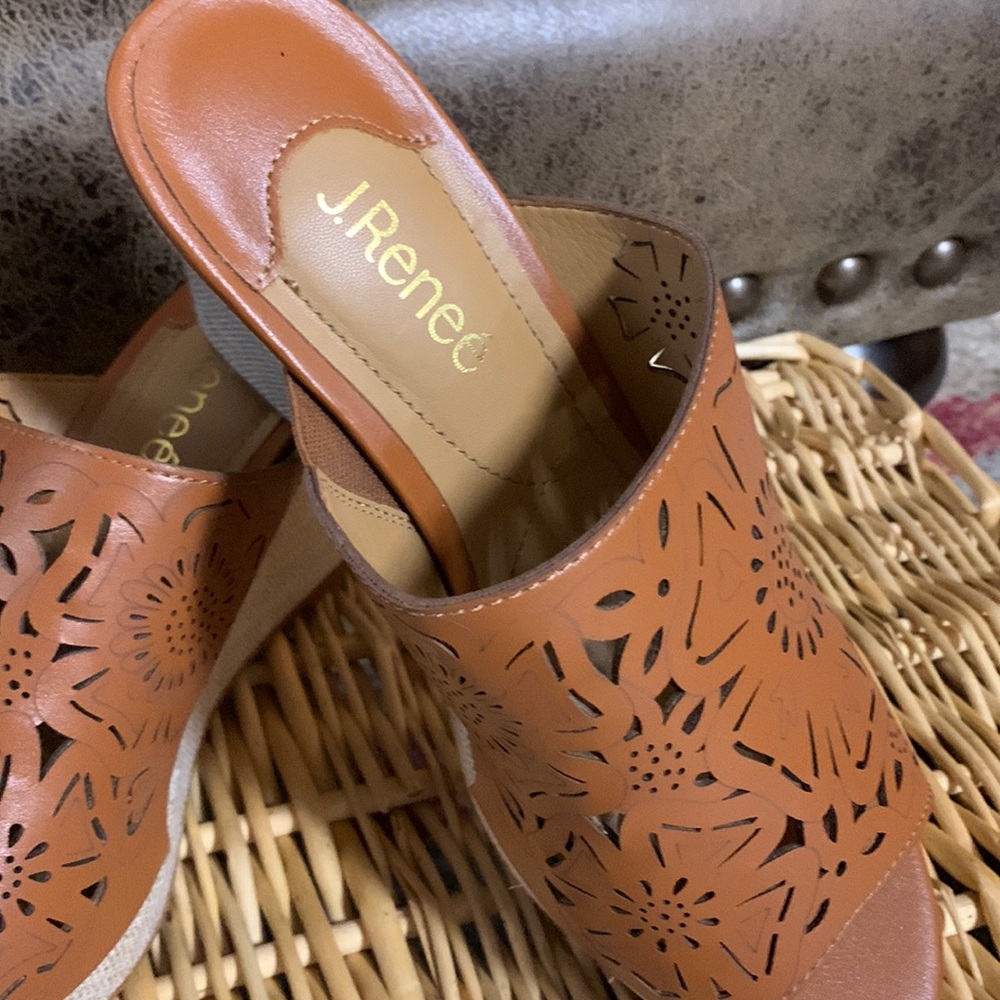 J.Renee slide great for Fall or Summer new shoe good color fun to wear